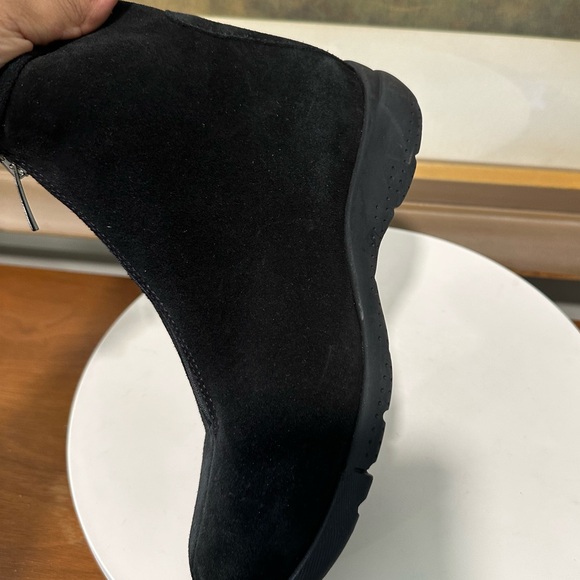 🌹LA CANADIENNE🌹 Lavender Black Ankle Boot Size: 5M - Picture 10 of 15